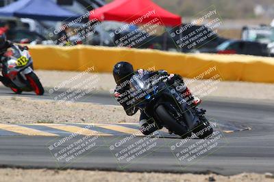 media/Apr-10-2022-SoCal Trackdays (Sun) [[f104b12566]]/Turn 2 (1135am)/